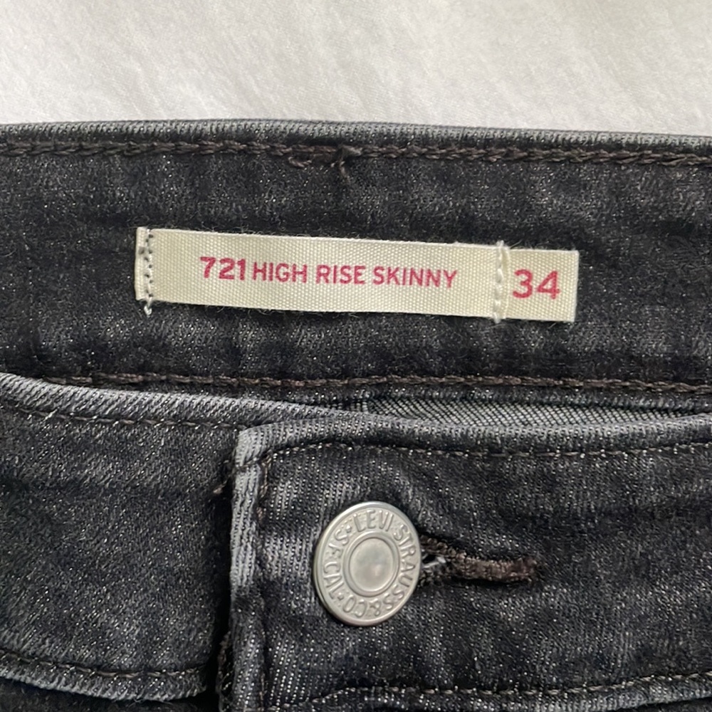 Levi’s 712 High Rise Skinny Jeans - Picture 5 of 8